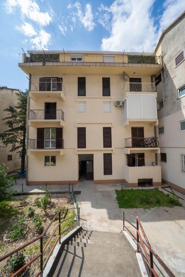 Seaside Serenity: 2-Bedroom Apartment With Boka Bay View Kotor Exterior photo