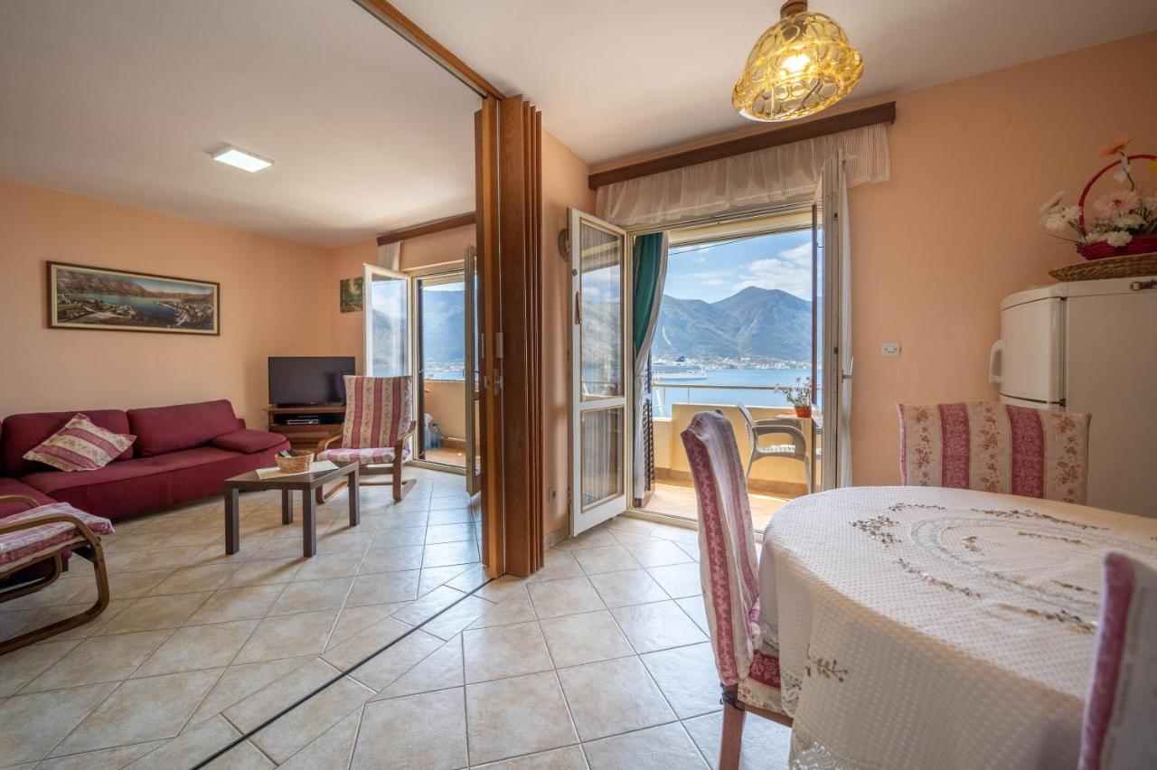 Seaside Serenity: 2-Bedroom Apartment With Boka Bay View Kotor Exterior photo