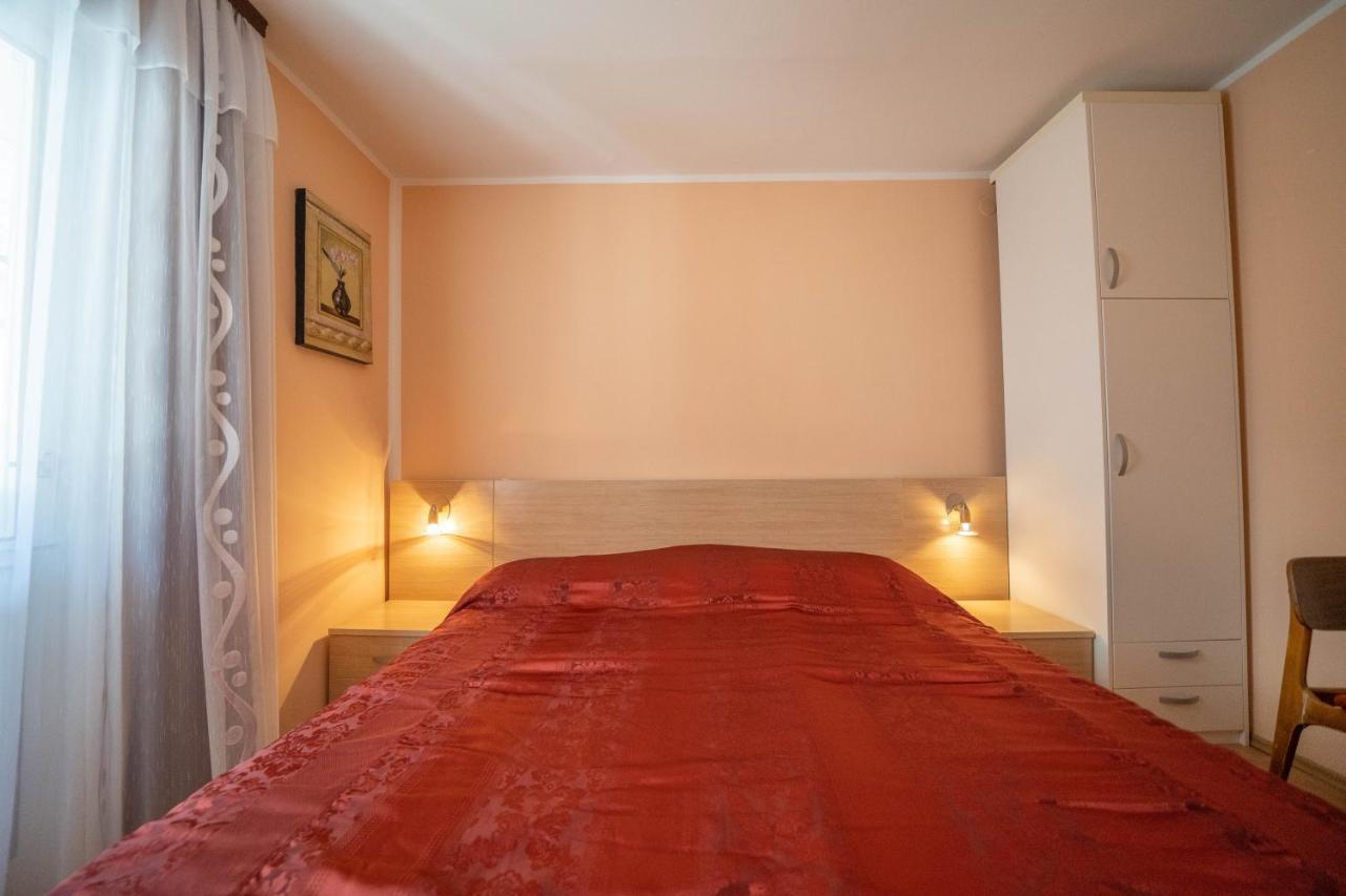 Seaside Serenity: 2-Bedroom Apartment With Boka Bay View Kotor Exterior photo