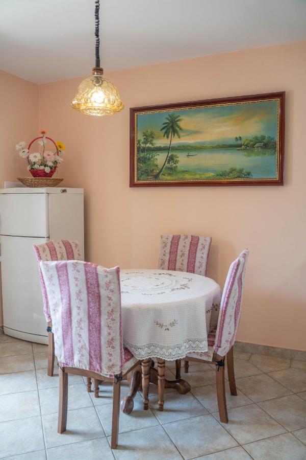 Seaside Serenity: 2-Bedroom Apartment With Boka Bay View Kotor Exterior photo