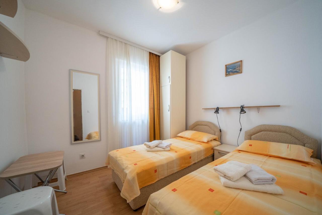 Seaside Serenity: 2-Bedroom Apartment With Boka Bay View Kotor Exterior photo