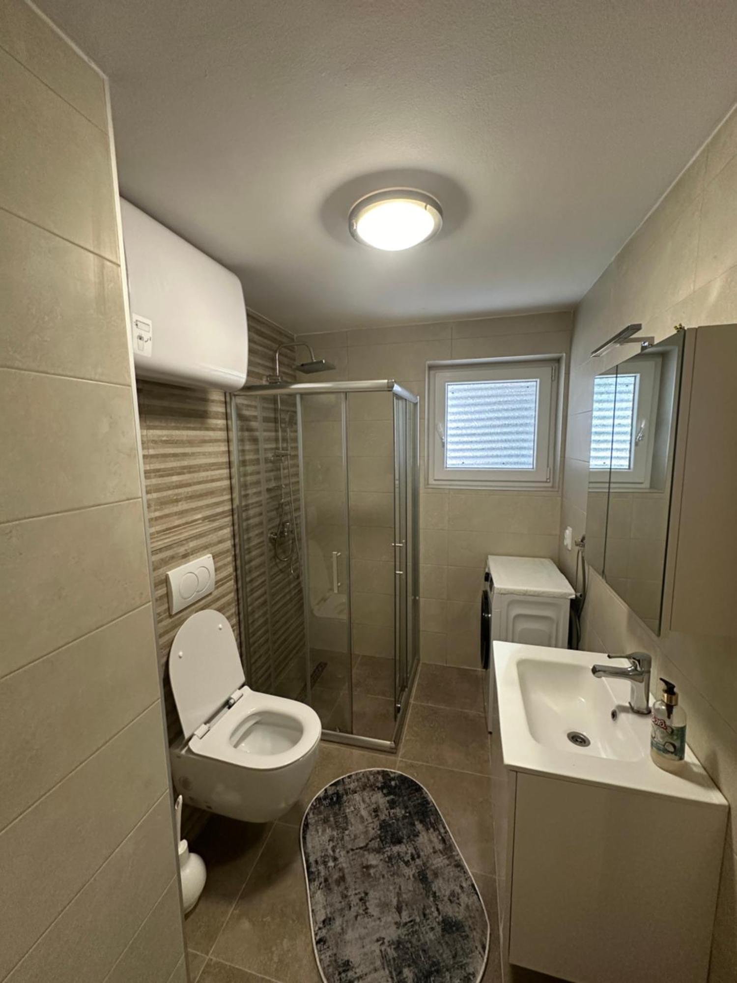 Seaside Serenity: 2-Bedroom Apartment With Boka Bay View Kotor Exterior photo